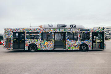 Stencibility Street Art Festival Brings 25,000 Stickers to Tartu’s City Bus in a Unique Exhibition named SLÄP!